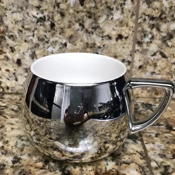 2013 Starbucks Holiday Silver Foil Wide Mug - Picture 1 of 5